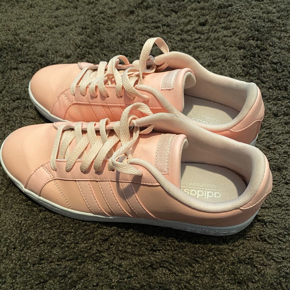 Adidas Tennis Shoes